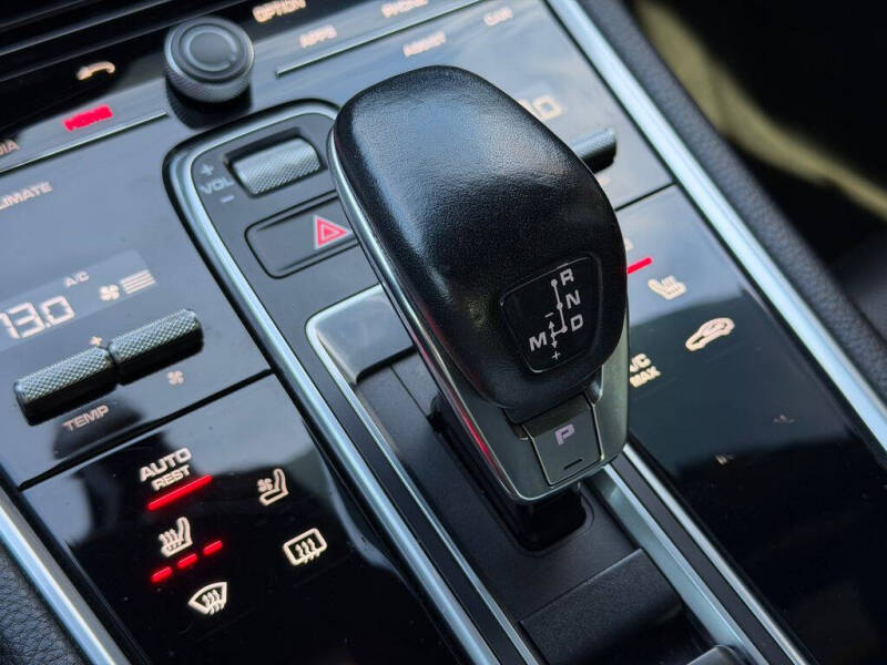 2017 Porsche Panamera 4