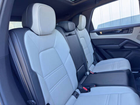 2024 Porsche Cayenne E-Hybrid