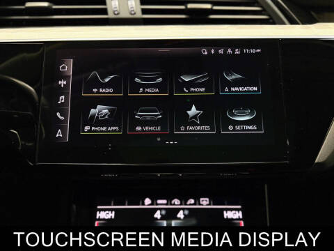 2022 Audi e-tron quattro Premium