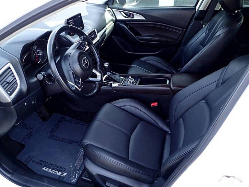 2017 Mazda MAZDA3 Touring