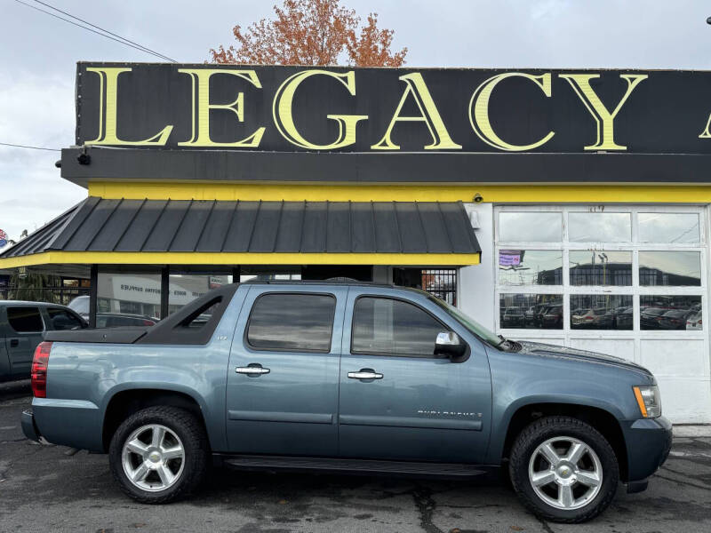 2008 Chevrolet Avalanche LTZ's photo