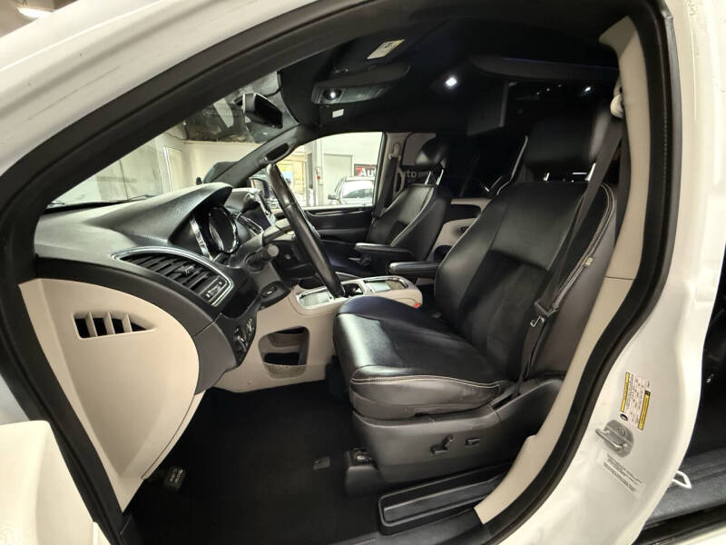 2014 Dodge Grand Caravan SXT 30th Anniversary