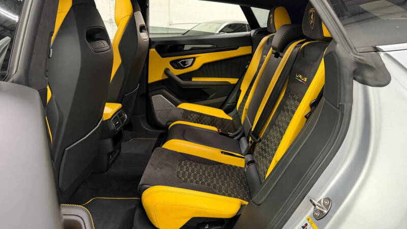 2022 Lamborghini Urus