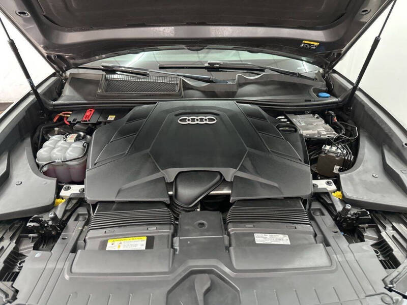 2021 Audi Q8 quattro Premium Plus 55 TFSI