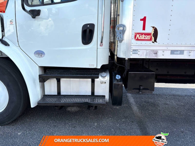 2017 Freightliner M2 106