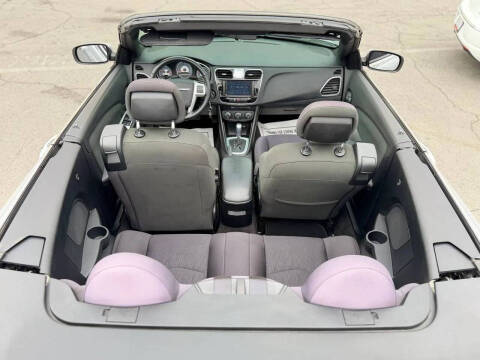 2012 Chrysler 200 Touring