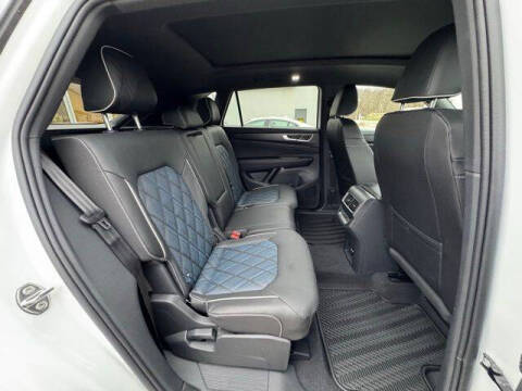 2026 Volkswagen Atlas Cross Sport SEL Premium R-Line 4Motion