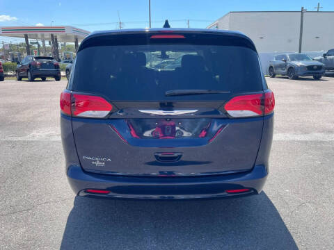 2017 Chrysler Pacifica Touring