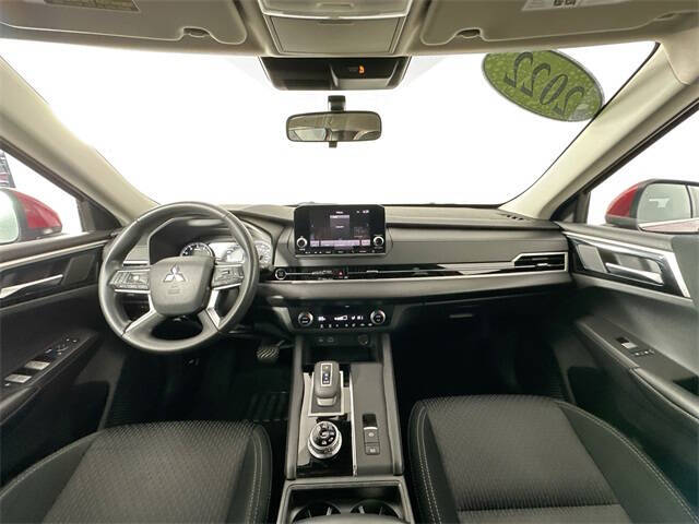 2022 Mitsubishi Outlander ES