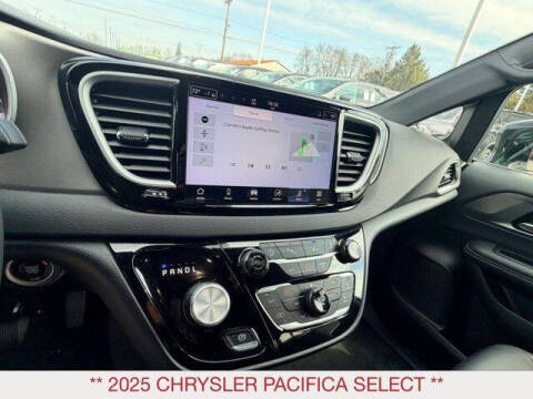 2025 Chrysler Pacifica Select
