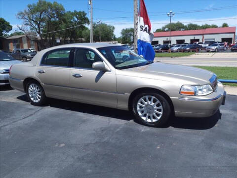 2007 Lincoln Town Car for sale at Credit King Auto Sales in Wichita KS