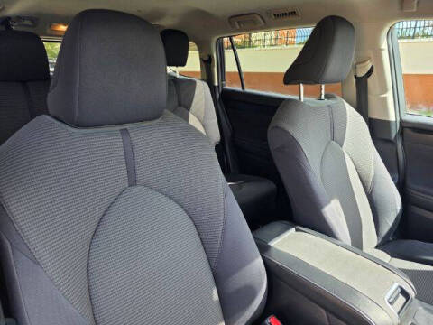 2022 Toyota Highlander L