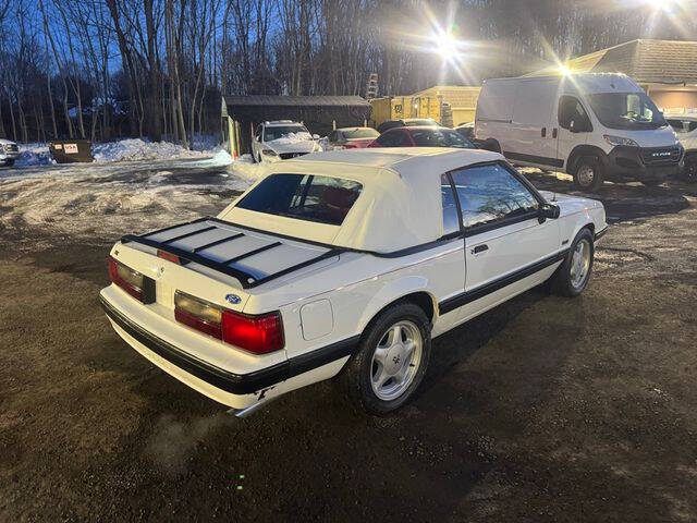 1990 Ford Mustang