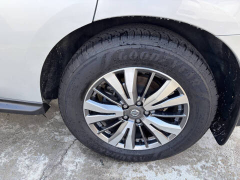 2019 Nissan Pathfinder S