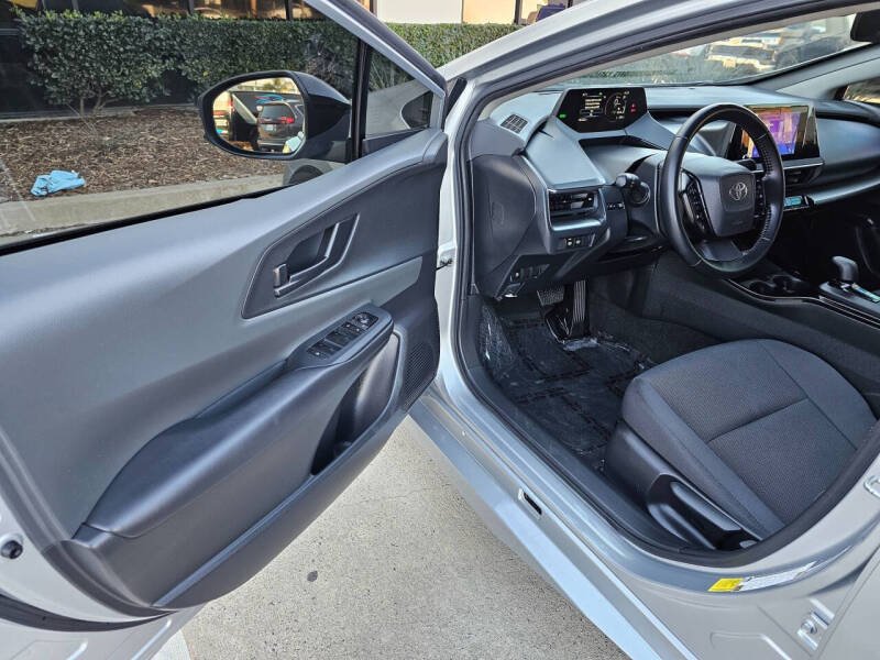 2023 Toyota Prius LE