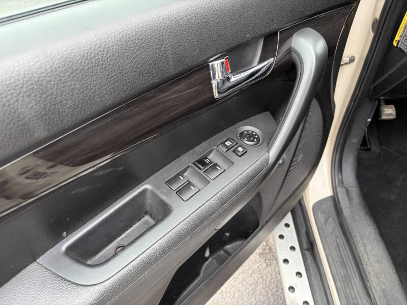 2011 Kia Sorento LX