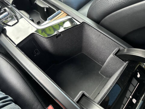 2021 Volvo XC90 T6 Momentum 7-Passenger