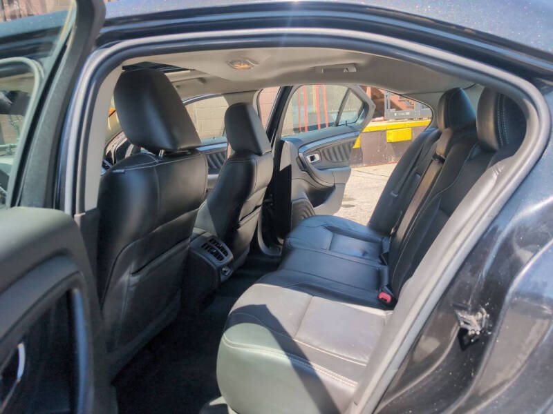 2011 Ford Taurus SEL