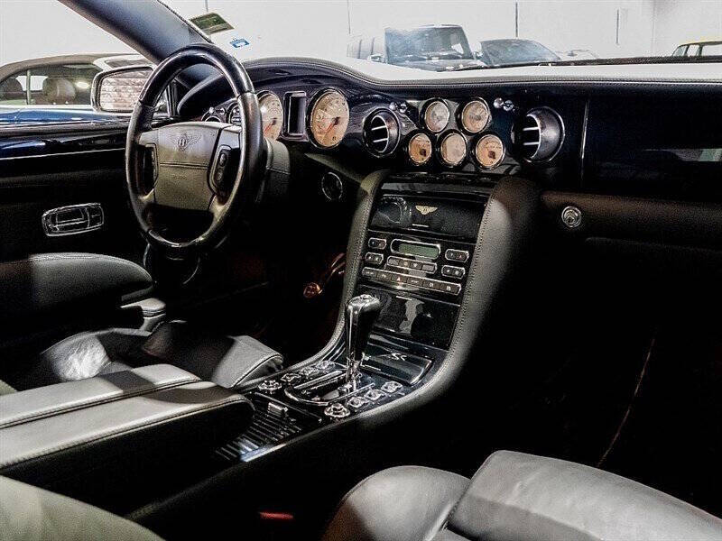 2008 Bentley Azure 44