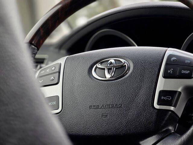 2013 Toyota Land Cruiser