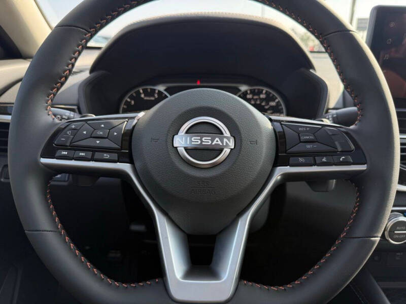 2025 Nissan Altima 2.5 SR