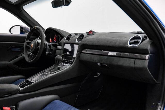 2024 Porsche 718 Cayman GT4 RS