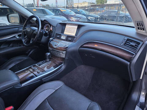 2012 Infiniti M37