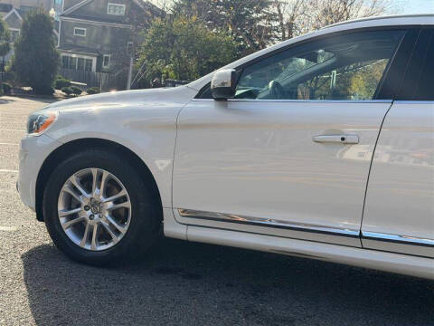 2016 Volvo XC60 T5 Drive-E Premier