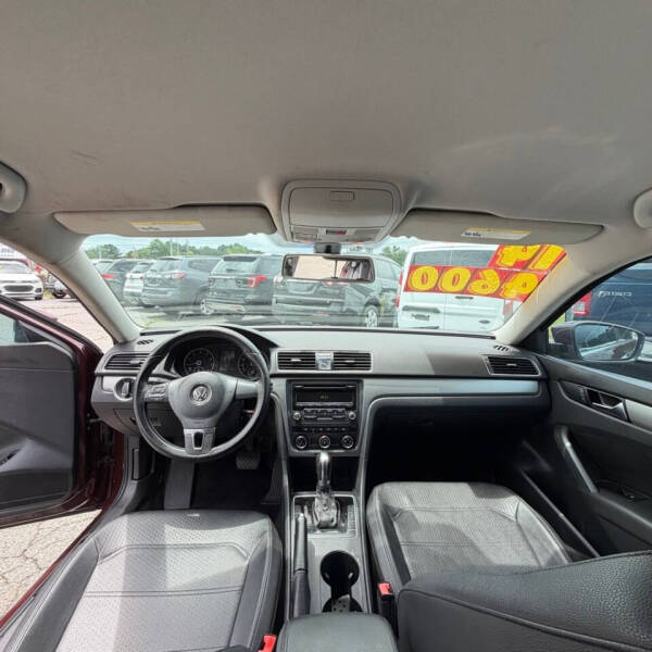 2014 Volkswagen Passat 1.8T S PZEV
