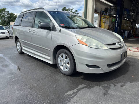 2006 Toyota Sienna LE 7 Passenger
