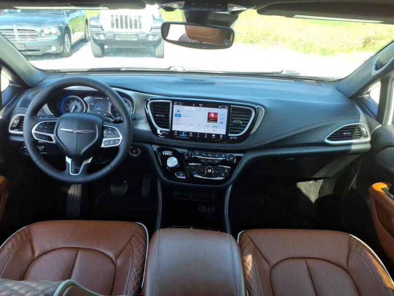 2025 Chrysler Pacifica Pinnacle