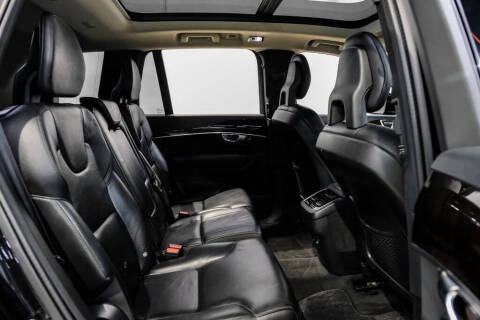 2017 Volvo XC90 T6 Momentum