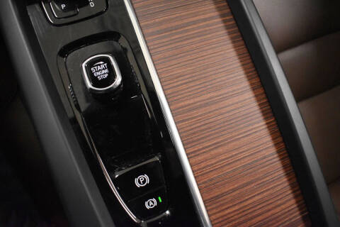 2024 Volvo XC60 B5 Plus Dark Theme