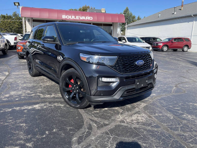 2022 Ford Explorer ST's photo
