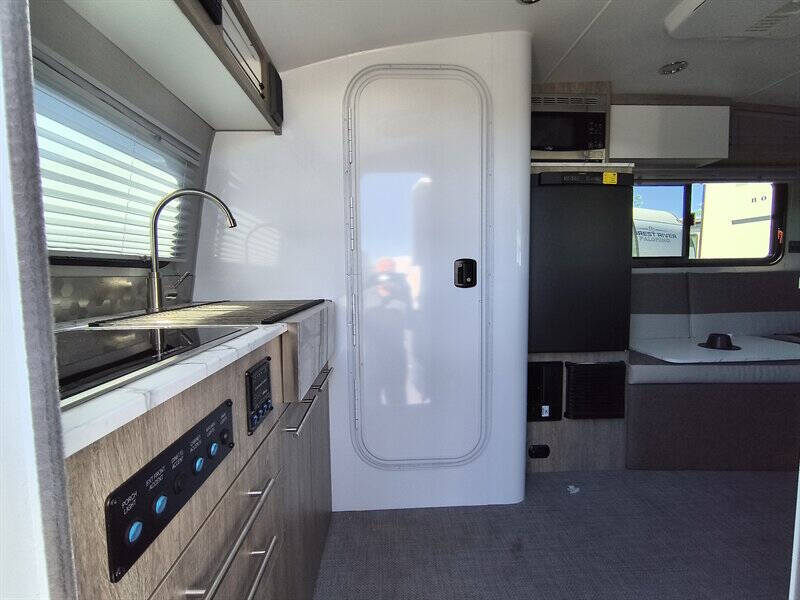 2024 inTech Trailers Dawn