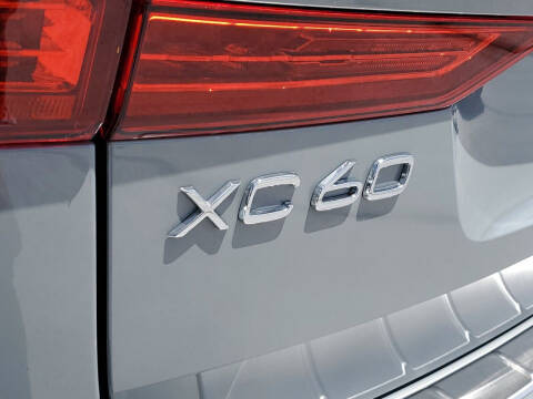 2024 Volvo XC60 B5 Plus Dark Theme