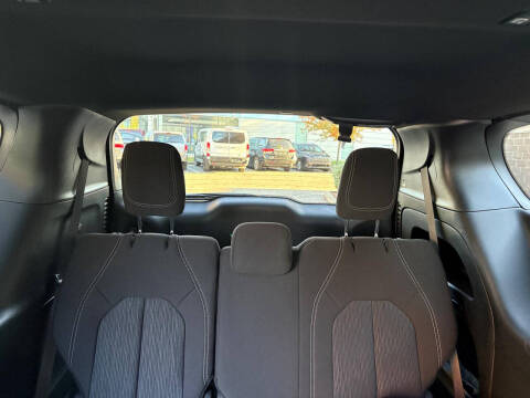 2024 Chrysler Pacifica Touring