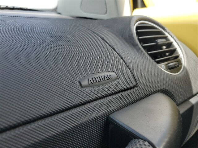 2009 Volkswagen New Beetle Base PZEV