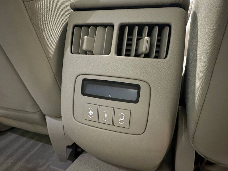 2010 Cadillac DTS Luxury Collection