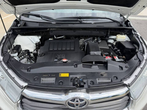2015 Toyota Highlander LE