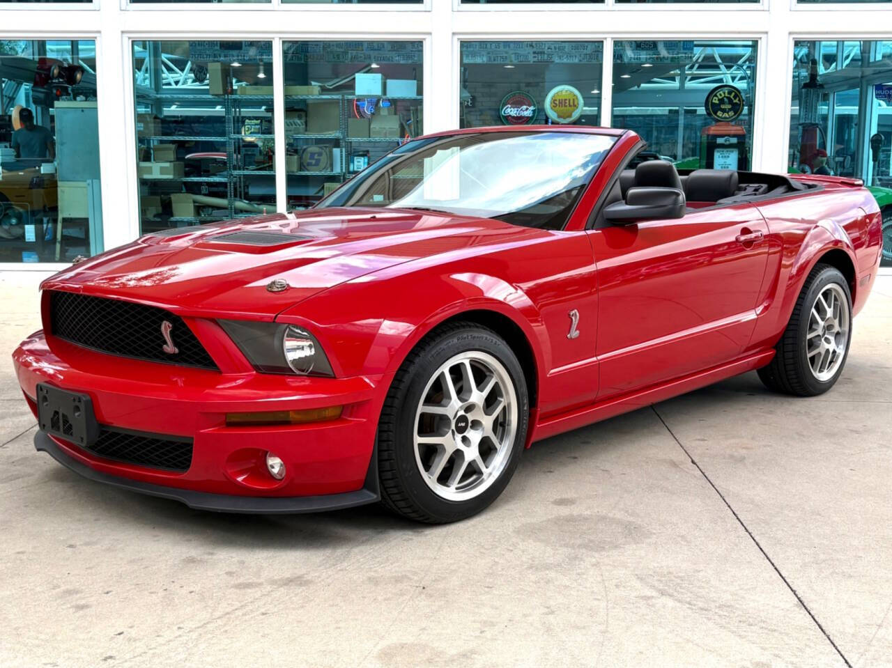 2006 Ford Mustang 2