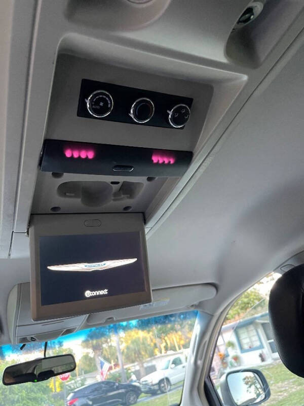 2014 Chrysler Town and Country Touring