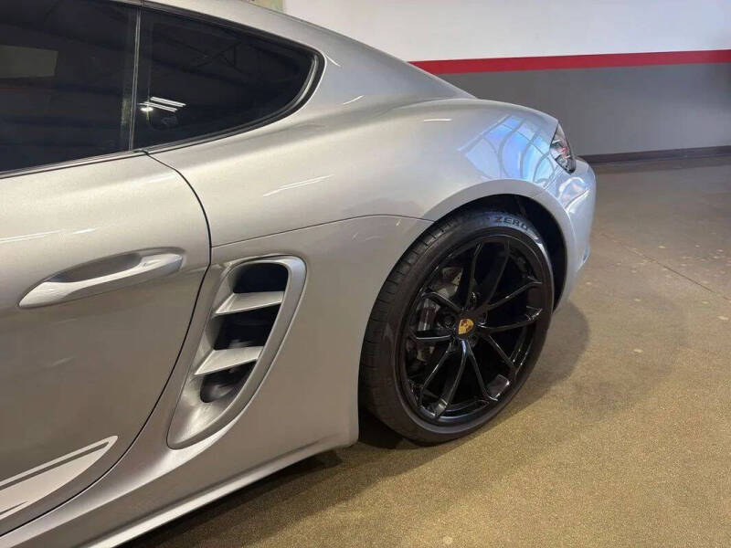 2024 Porsche 718 Cayman Style Edition