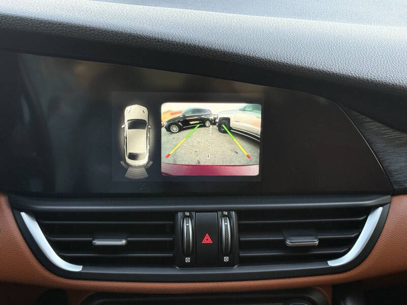 2019 Alfa Romeo Giulia Sport