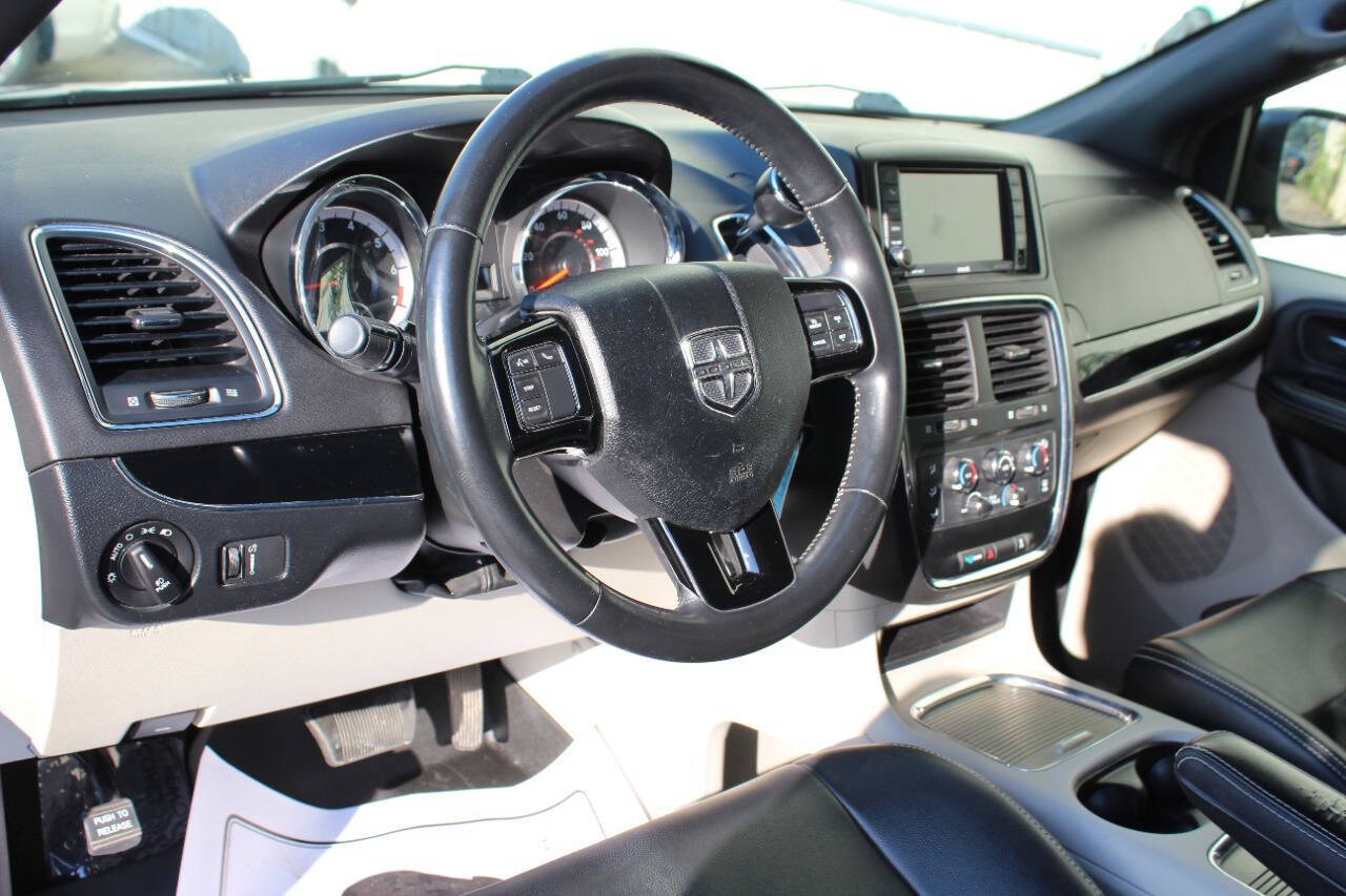 DodgeGrand Caravan12