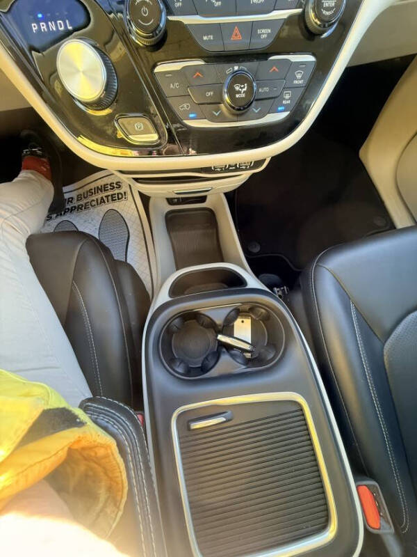 2024 Chrysler Pacifica Touring L