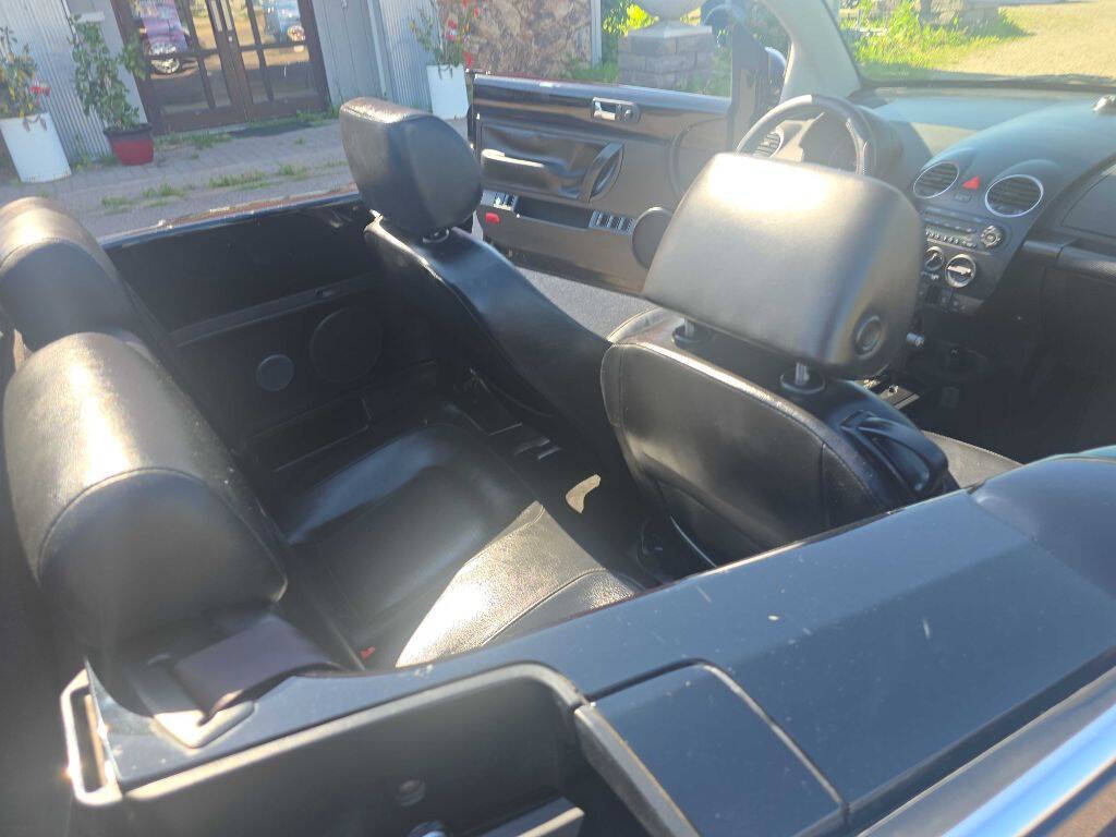 2008 Volkswagen New Beetle Convertible 40