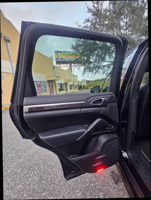 2013 Porsche Cayenne GTS