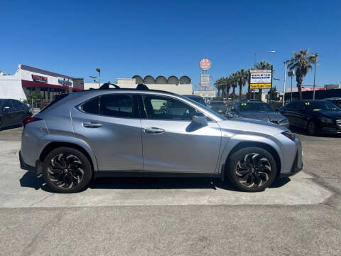 2024 Lexus UX 250h F SPORT Design