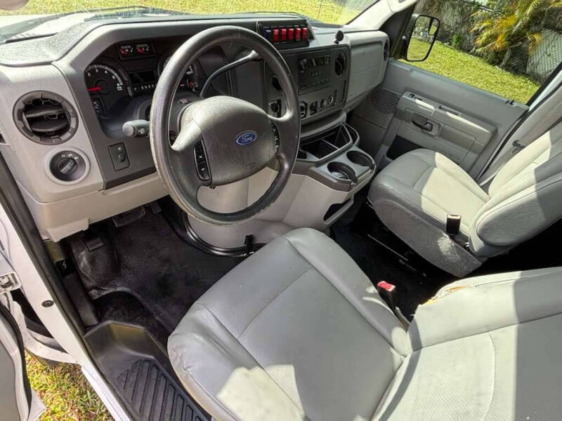 2011 Ford E-Series E-350 SD